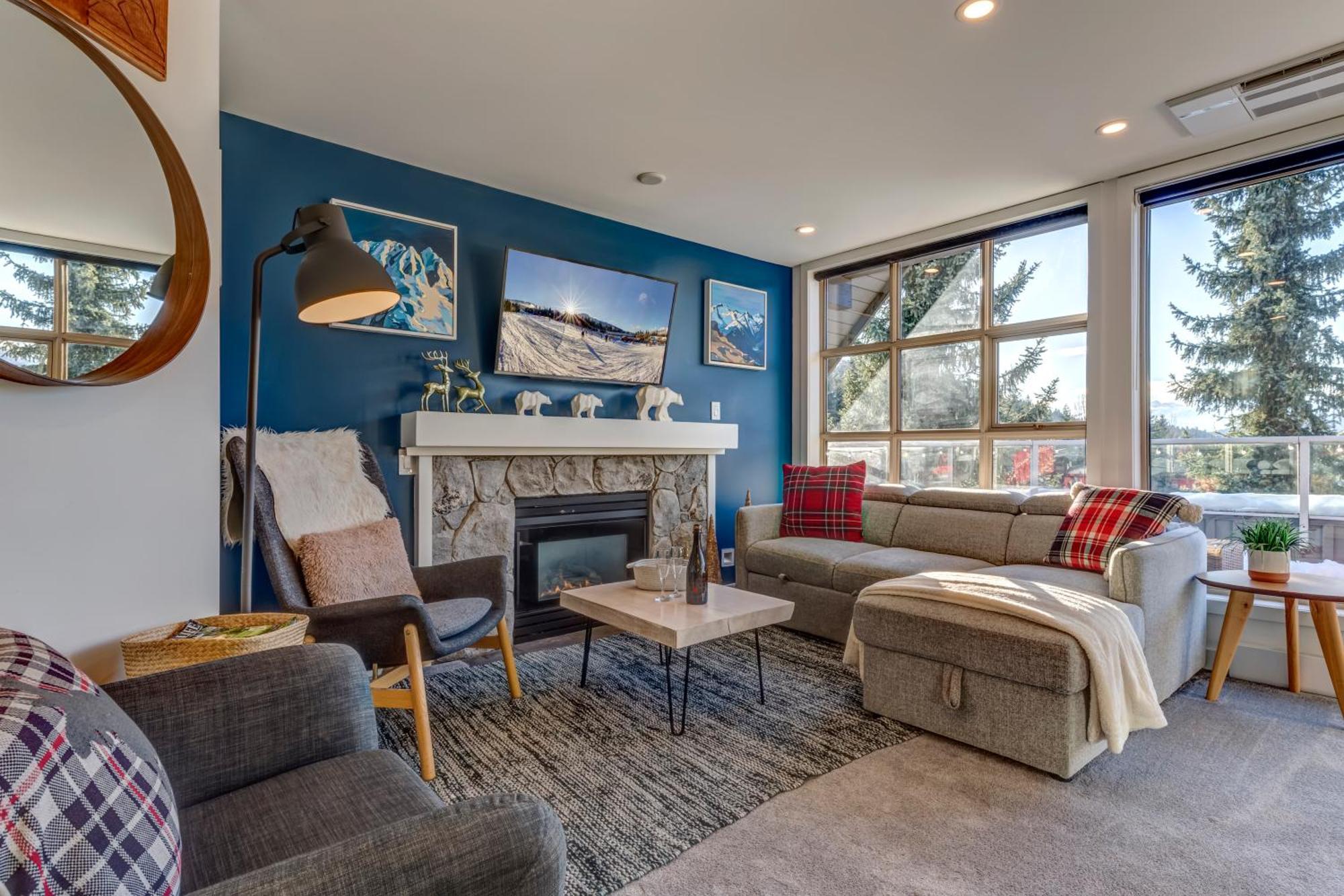 The Lookout Penthouse // A Luxe Suite In ウィスラー エクステリア 写真