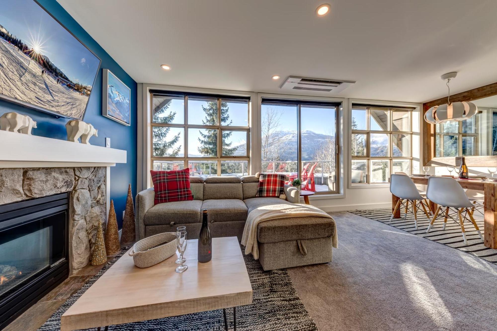 The Lookout Penthouse // A Luxe Suite In ウィスラー エクステリア 写真